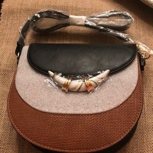Stella & Dot Chelsea Saddle Bag NIP